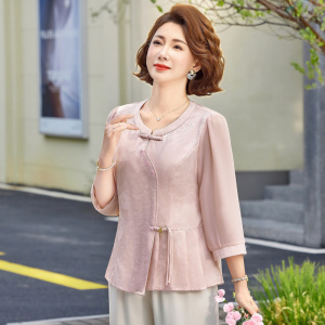 2026年遮肉显瘦款妈妈装洋气中老年女士休闲上衣气质圆领七分袖女