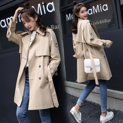 女土风衣外套_中年风衣女外套春秋