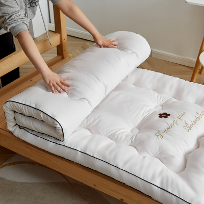 天山柔绣花单人床软床垫