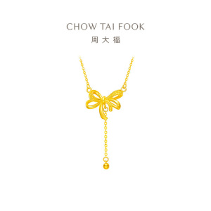 周大福 蝴蝶结丝带 足金黄金吊坠项链套链(工费:460计价)F231289