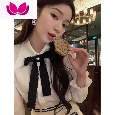 七斓陈佳楠梨泰院学院风套装女早春设计感穿搭开衫衬衫格纹短裙三件套