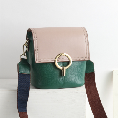 梵蒂加(VENTIGA)女包2021新款包包女QJ-20882欧洲站小包包女拼色牛皮水桶包潮休闲宽带女士单肩包斜挎包女