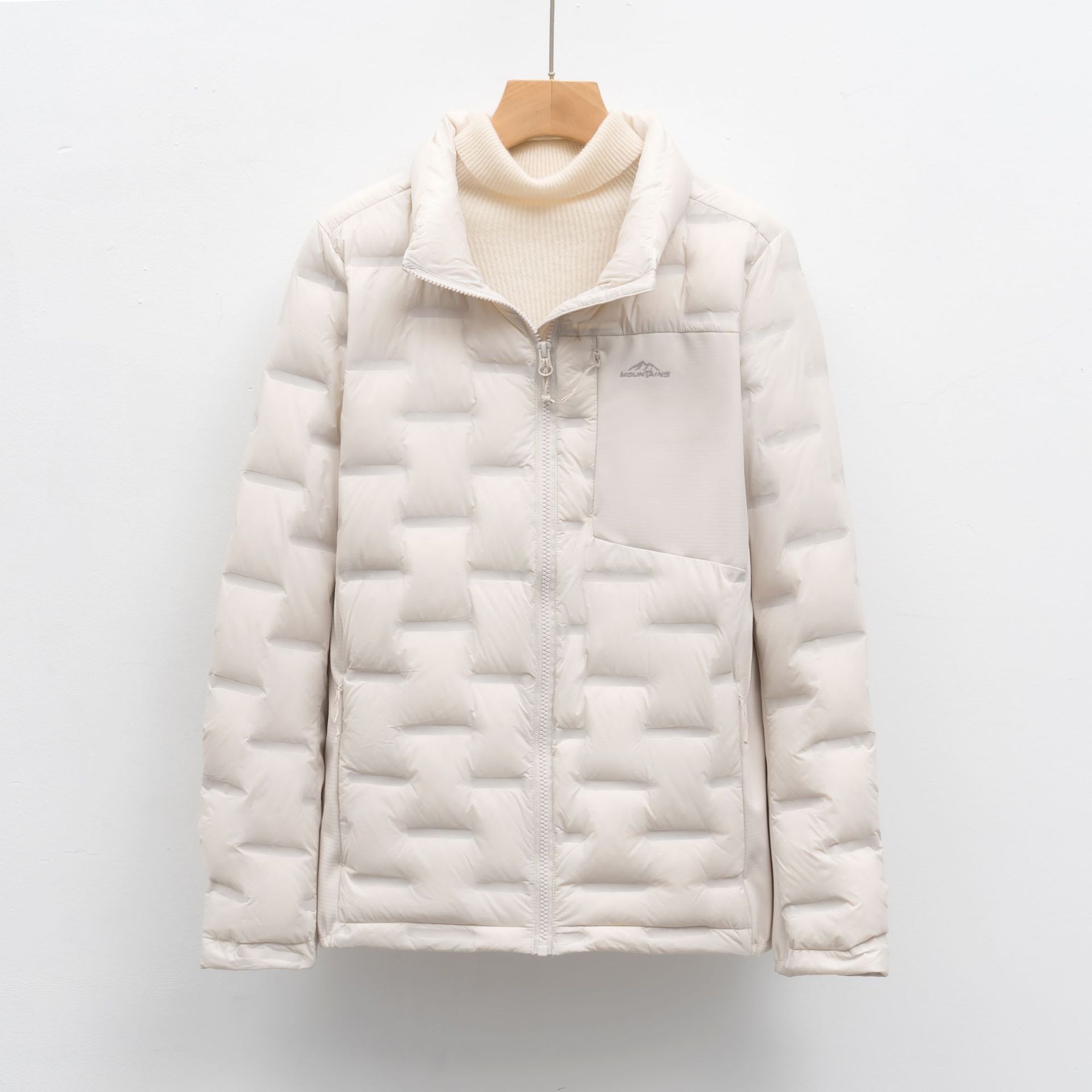 90绒新国标户外轻薄羽绒服女秋冬短款立领保暖上衣外套_282004