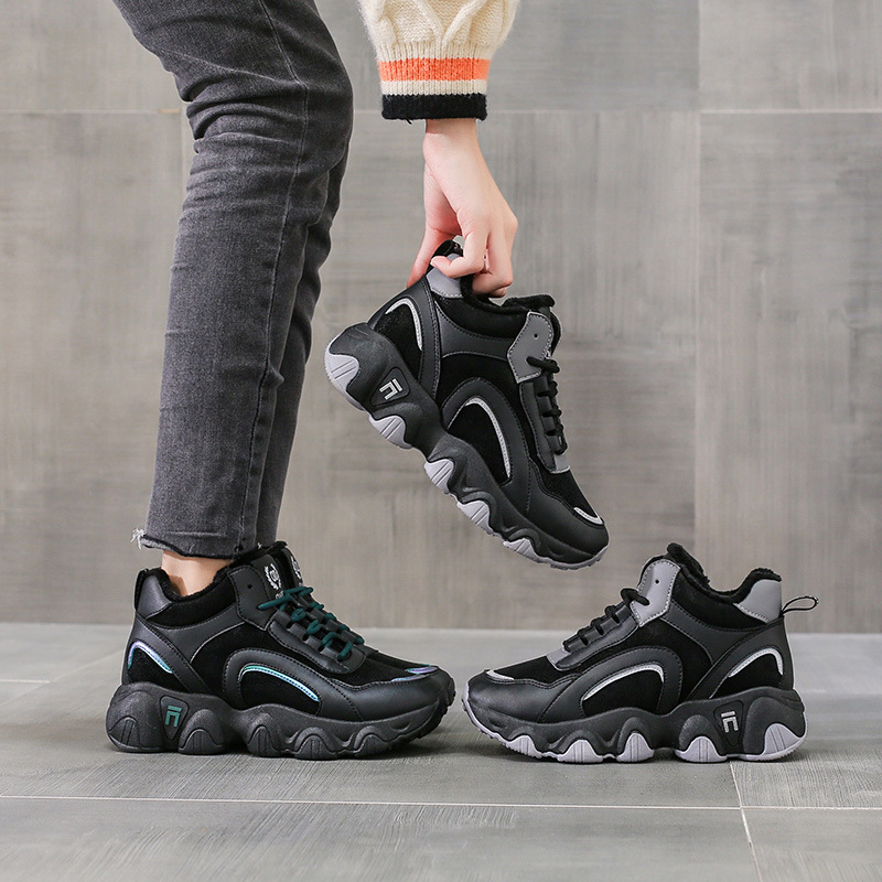 雪地靴女新款冬季百搭加绒加厚保暖马丁靴短筒棉鞋休闲