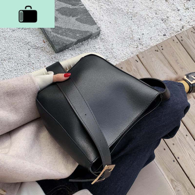 春夏流行女包2020新款小包包潮韩版百搭单肩斜挎包ins时尚水桶包NEW LAKE女士单肩包