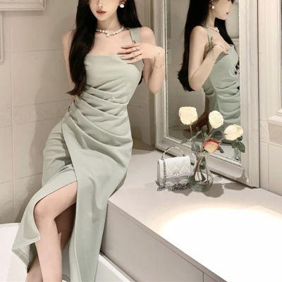 法式气质名媛御姐高级感长裙夏季新款修身包臀方领吊带缎面连衣裙