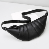 牛角包可颂包女斜挎包软皮质感小众慵懒风包包女新款潮饺子包