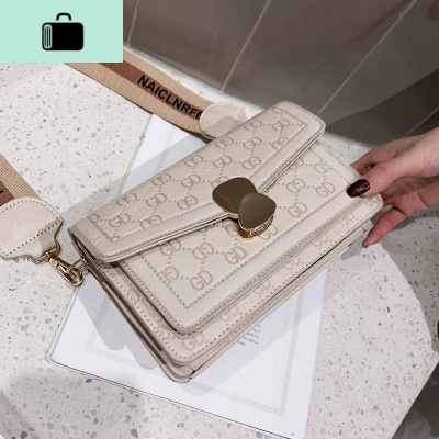 港风小包包女2020夏季新款韩版高级质感压花百搭宽带单肩斜挎包潮NEW LAKE女斜挎包