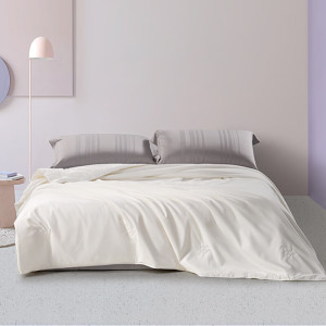 水星家纺100%蚕丝·蝶舞纷飞可水洗夏被200*230cm 型号 181587