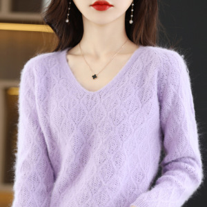 秋冬新款貂绒女V领镂空宽松短款套头纯色针织打底衫毛衣