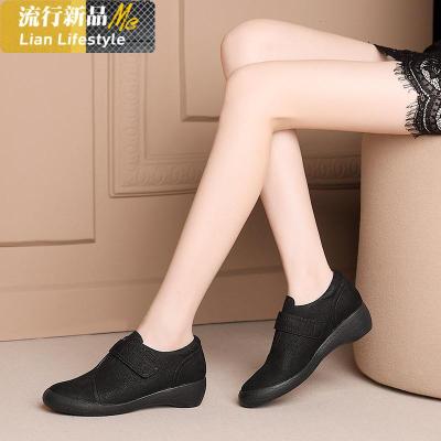 乐福鞋女2019秋坡跟旅游鞋复古奶奶鞋真皮中老年妈妈鞋软底单鞋女知义(ZHIYI)休闲鞋