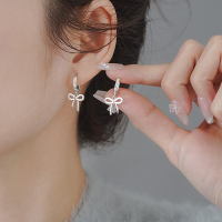 s925银针蝴蝶结耳圈女精致轻奢小众设计吊坠耳环简约气质高级耳扣
