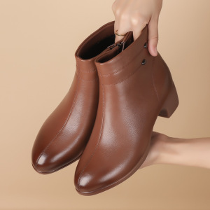 真皮圆头粗跟短靴女年秋冬新款中跟软底百搭复古马丁靴女加绒