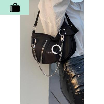 小众设计腋下包2020秋冬新款欧美潮流款百搭尼龙布链条手提法棍包NEW LAKE女士单肩包