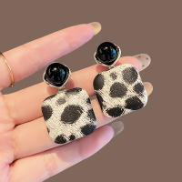 复古港风方形豹纹耳钉轻奢高级感气质大气耳环2024新款耳饰女送女朋友老婆情人节七夕生日礼物