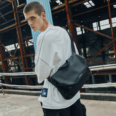 马克华菲斜挎包男款大容量时尚单肩包休闲百搭男潮包包纯黑均码