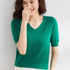 V领简约气质中袖T恤女春秋新款修身上衣纯色五分袖针织打底薄