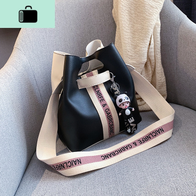 2020春夏上新女包斜跨大包包水桶包潮韩版高级感洋气大容量单肩包NEW LAKE女斜挎包