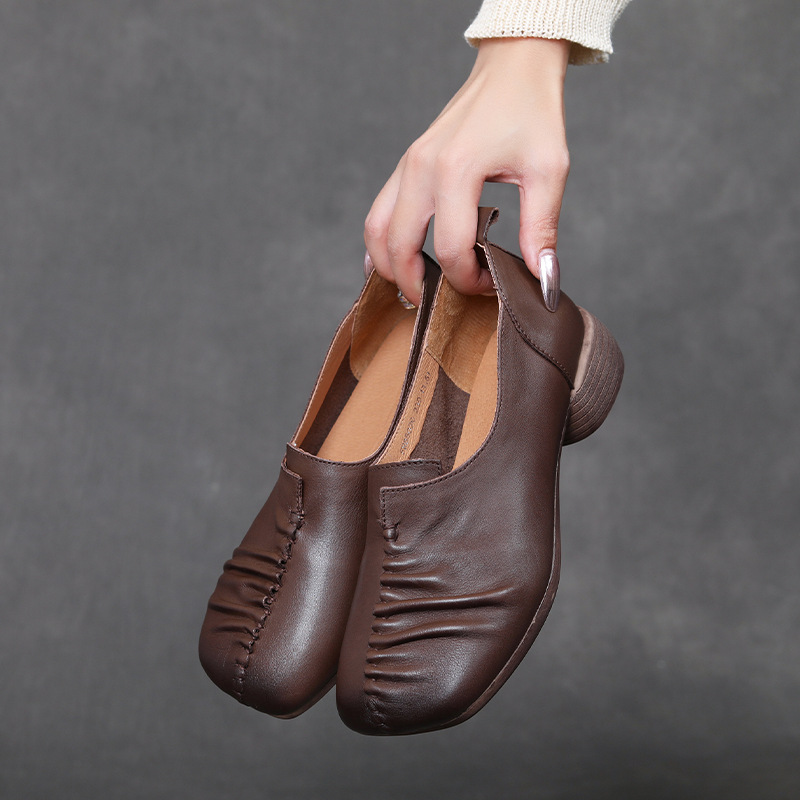 头层牛皮软底一脚蹬方头鞋秋季新款真皮妈妈鞋搭褶皱软皮单鞋