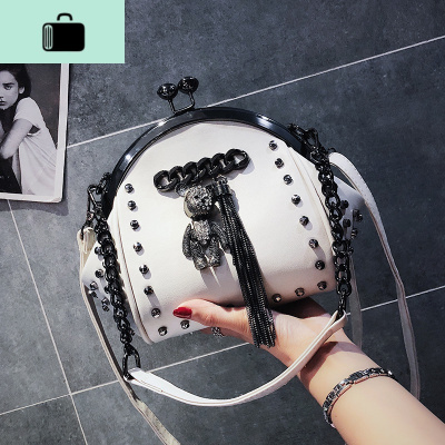 ins铆钉贝壳小包包女2020夏新款潮韩版时尚手提包chic链条斜挎包NEW LAKE女斜挎包