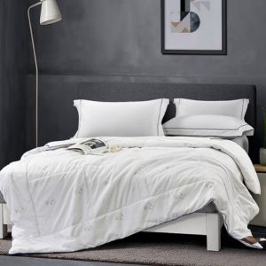 万全方位 WQFW-8010 夏洛莱抗菌羊毛被 200x230cm 白色(单位:床)