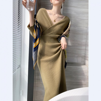 (JIAMEN)新品直营-爆卖崔婶儿低调优雅小心机茶艺裙V领打底修身针织连衣裙女秋冬