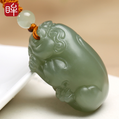 印象眸和田玉貔貅吊坠浅青玉貔貅瑞兽玉石挂件玉雕大师王波工作室作品附送证书貔貅吊坠