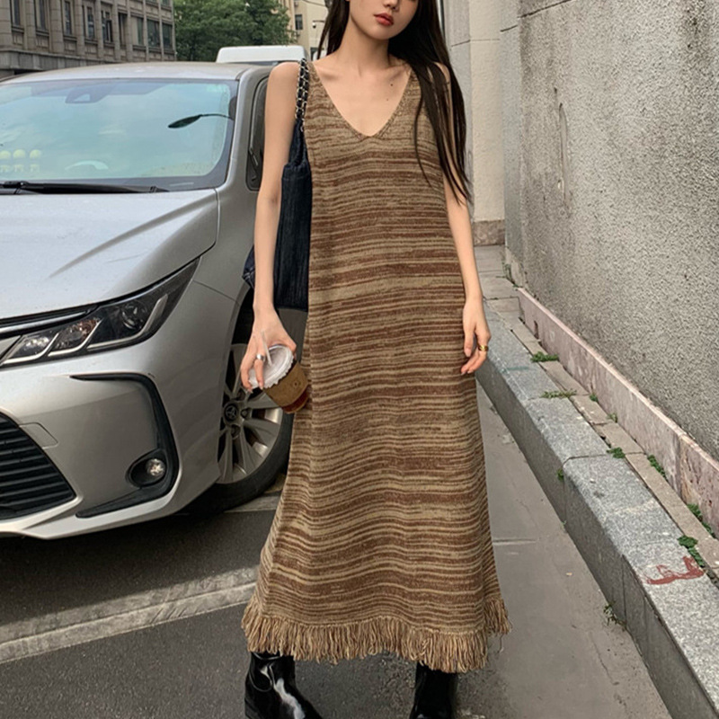 辣妹针织吊带连衣裙女装春秋夏季流苏高级感复古宽松中长款裙INS