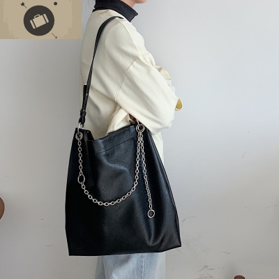 单肩大包包女2020春夏新款潮ins网红百搭大容量轻便斜跨链条大包艾狄伊娃女手包黑色