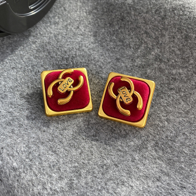 红色植绒字母耳钉轻奢高级感气质耳环2024新款精致秋冬耳饰女送女朋友老婆情人节七夕生日礼物
