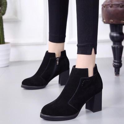 奔典品牌马丁靴2020秋季新款时尚圆头女士绒面短筒短靴高跟粗跟侧拉链靴子