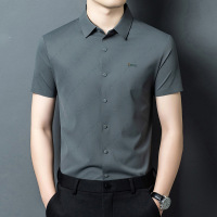 春夏新款男士条纹短袖衬衫商务休闲免烫翻领通勤百搭舒适男装