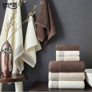 伊伊爱 都市蜂巢浴巾 花色随机 70*140cm/MJ0BH02300158