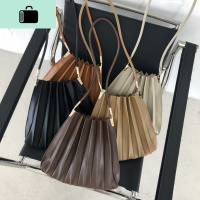 小众设计师韩版chic新款褶皱单肩包复古时尚百搭休闲斜挎女包包NEW LAKE女斜挎包