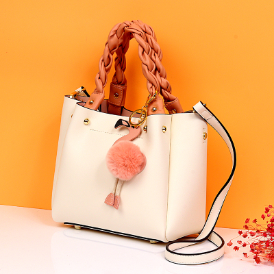 莫尔克真皮斜挎包包女夏季新款烈火鸟百搭新款水桶大容量ins超火包包女潮抖音