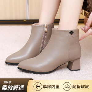 秋冬季加绒尖头新款小跟短棉靴气质法式真皮复古春秋时装单靴